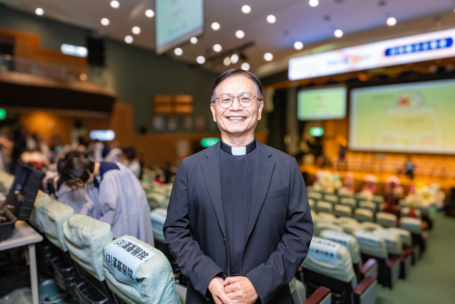 台灣基督長老教會總會副議長劉德行牧師出席「頌恩百載 醫路同行」音樂分享會，特別向彰基130週年獻上祝福與感動。(彰基提供)